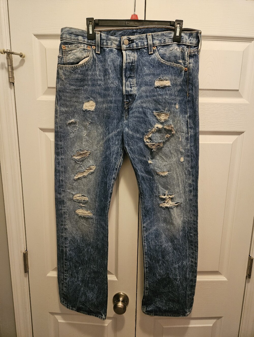 Levi’s 501 Distressed Ripped Jeans 34x30